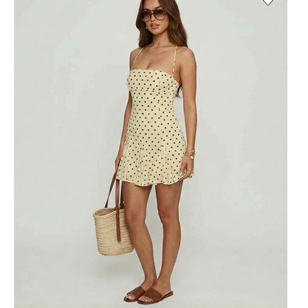 Princess Polly Delamere Yellow Polka Dot Halter Mini Dress Pleated Hem Size 8